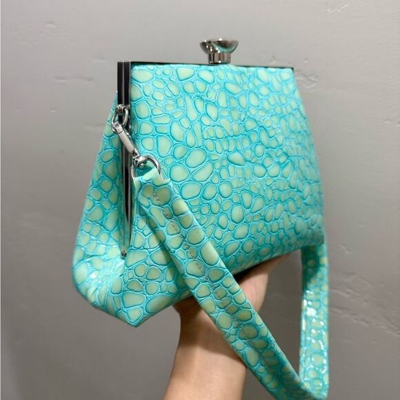 Genuine Leather Cobblestone Embossed Handmade Push Lock Boxy Bag/Multi Use Style - Picture 13 of 16